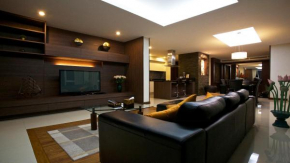 Гостиница Karon Suite Apartment  Карон